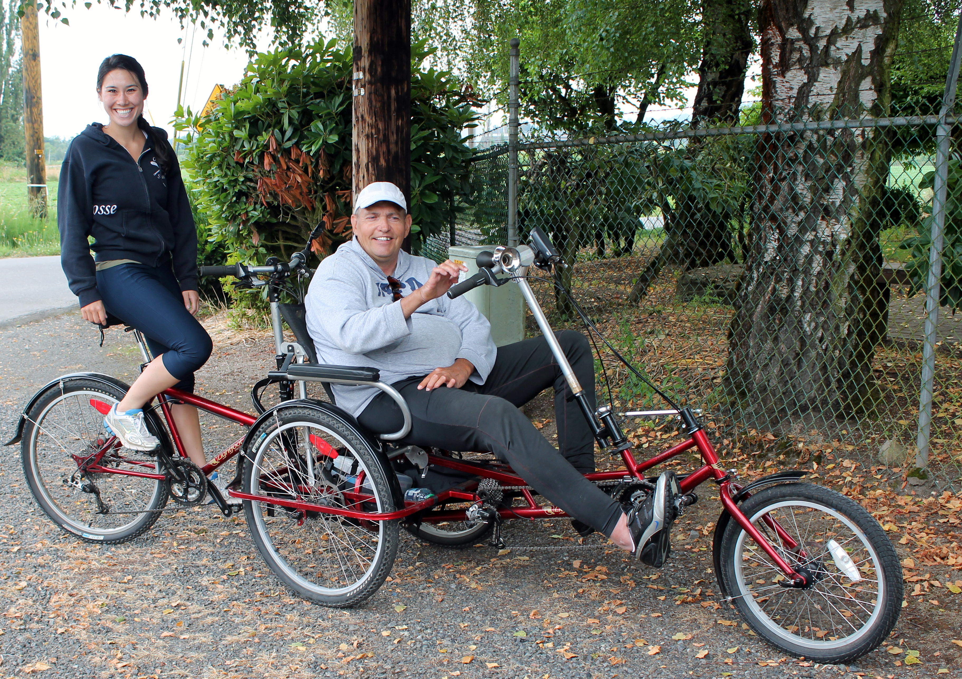 Tandem trike for disabled bicycling 