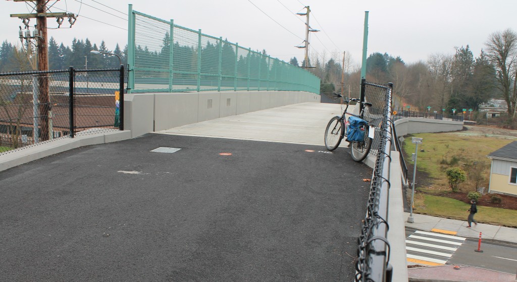 New bike bridge over Pacific Avenue in Lacey