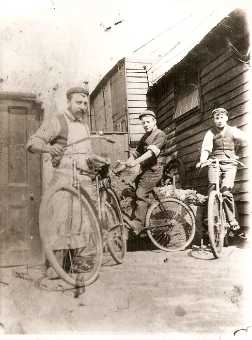 Harry Pearson with an early Pearson bicycle – Biking Bis